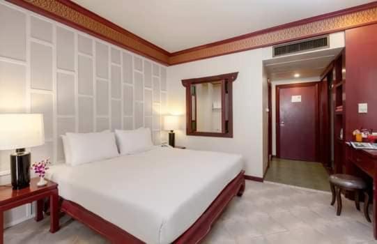 The Top Patong Resort Exterior photo